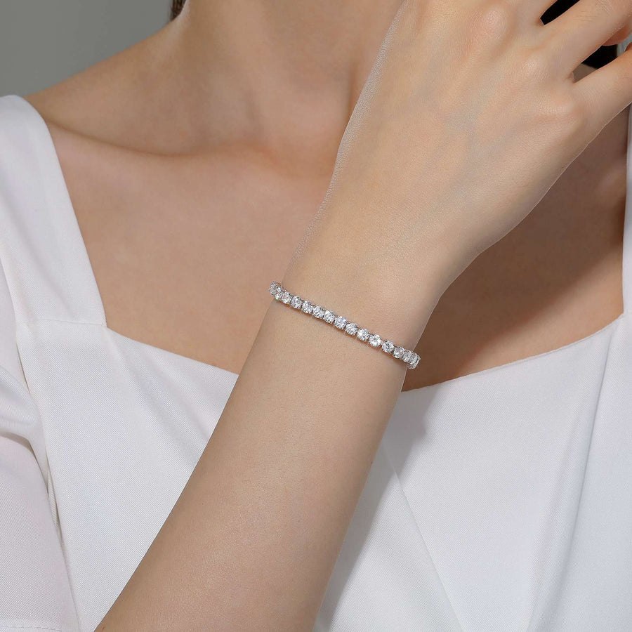 Classic Tennis Bracelet: Lafonn's Luminous Elegance